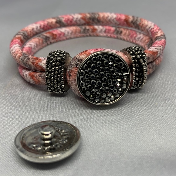 ✨Pink & Gray Noose Style Snap Button Bracelet Set - Picture 3 of 5
